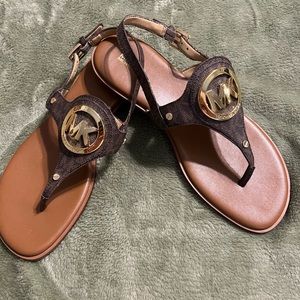 Michael kors saldas excellent condition.